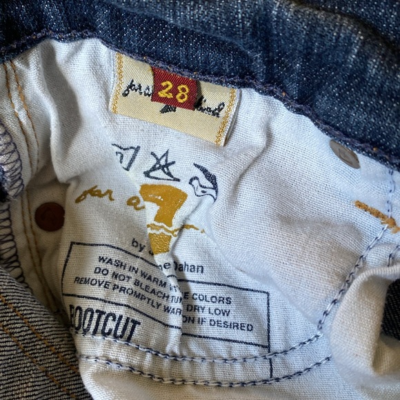 7 For All Mankind Cut Off Jean Shorts - Picture 6 of 8